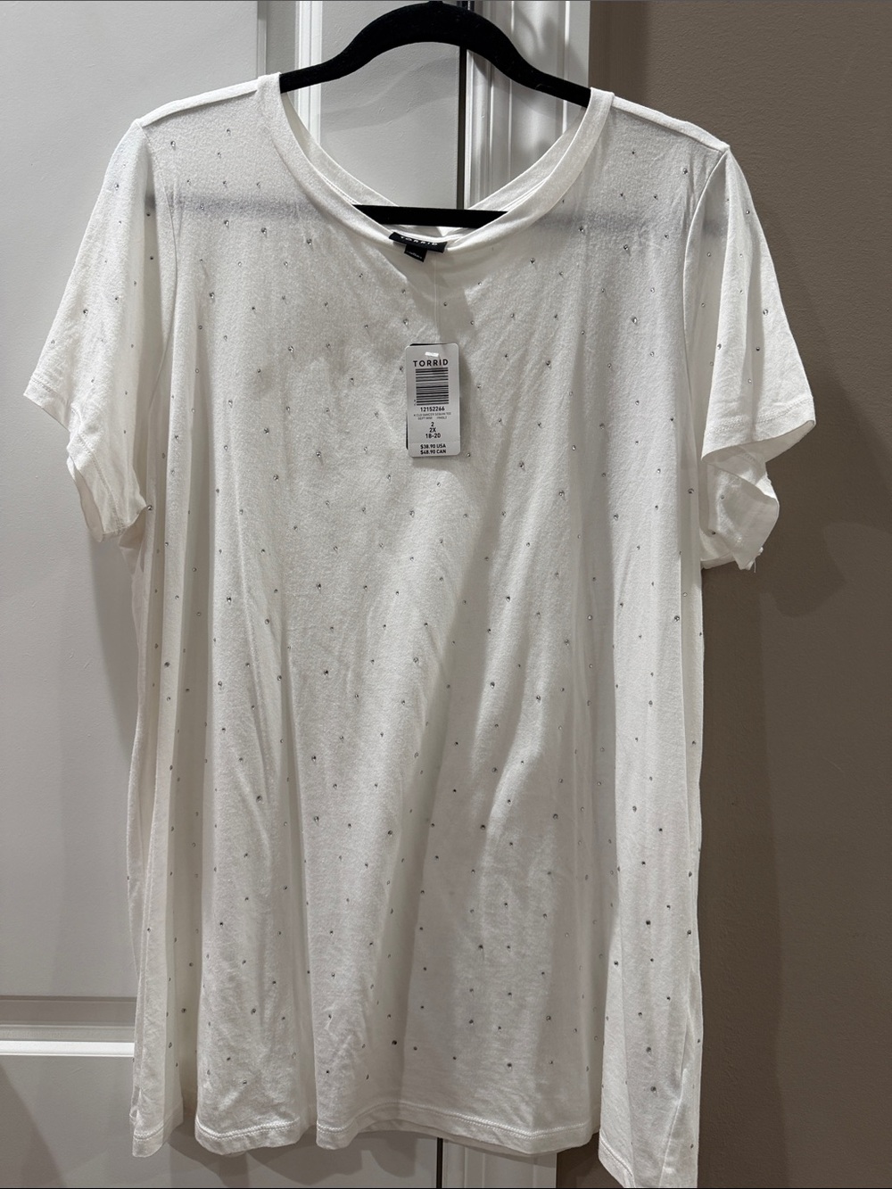NWT Torrid White Short Sleeve Crewneck Tee with Rhinestones